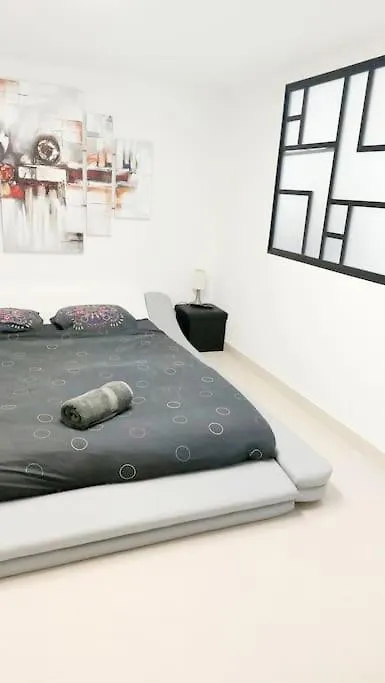 Fabuleuse Villa Marseille -7 Chambres -14 Pers Avec Grande Piscine 2 Jacuzzis Frankrijk