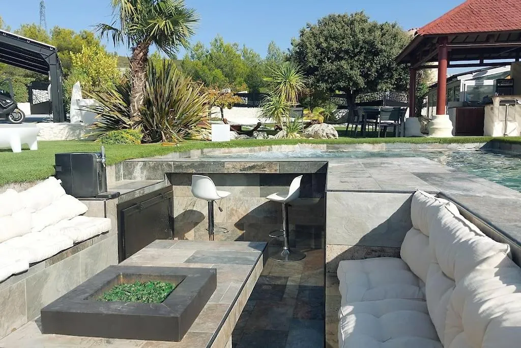 Fabuleuse Villa Marseille -7 Chambres -14 Pers Avec Grande Piscine 2 Jacuzzis
