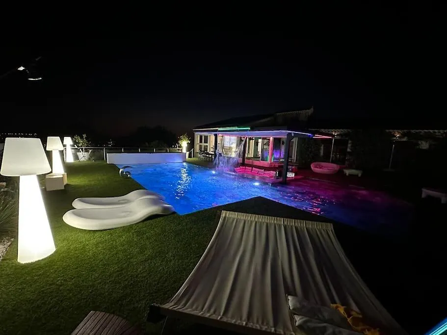 Fabuleuse Villa Marseille -7 Chambres -14 Pers Avec Grande Piscine 2 Jacuzzis Frankrijk