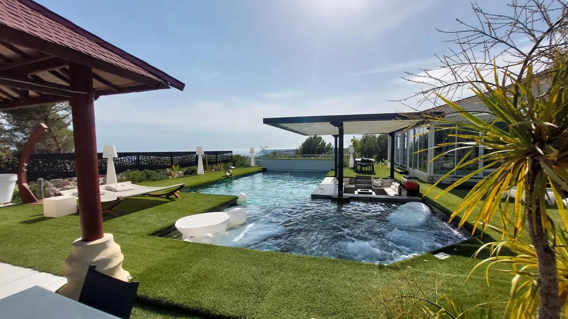 Fabuleuse Villa Marseille -7 Chambres -14 Pers Avec Grande Piscine 2 Jacuzzis